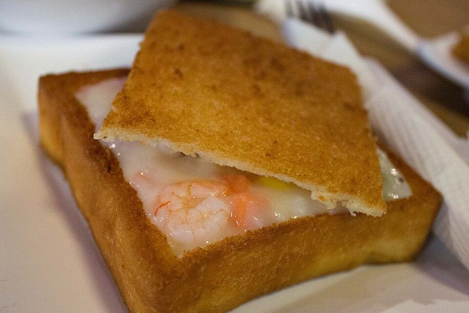 Coffin bread filled with seafood chowder