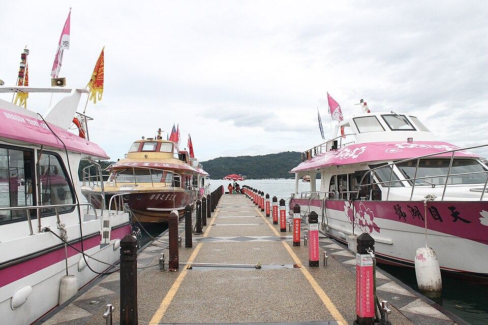 Boats at Ita Thao Pier