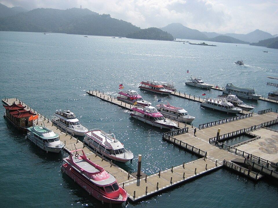 Boat pass from Shuishe Pier